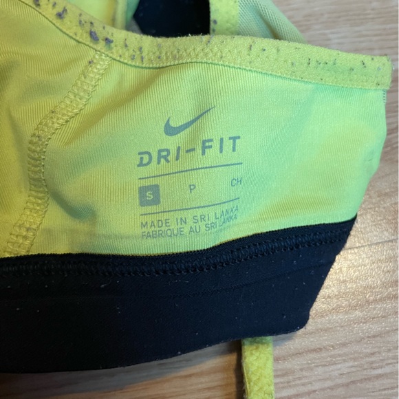 Nike sports bra - Picture 3 of 3